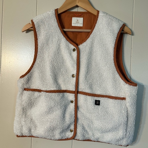 ROARK Bandit Reversible Vest
Size small - Picture 9 of 12